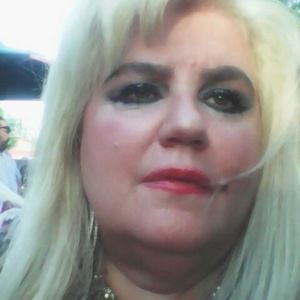 Meet your Posher, Roxanne